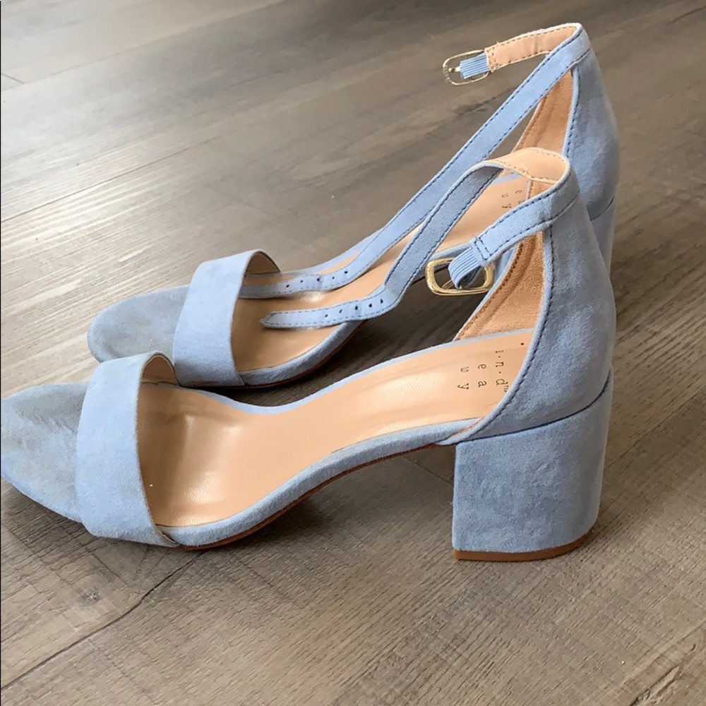 heels - Picture 3 of 4